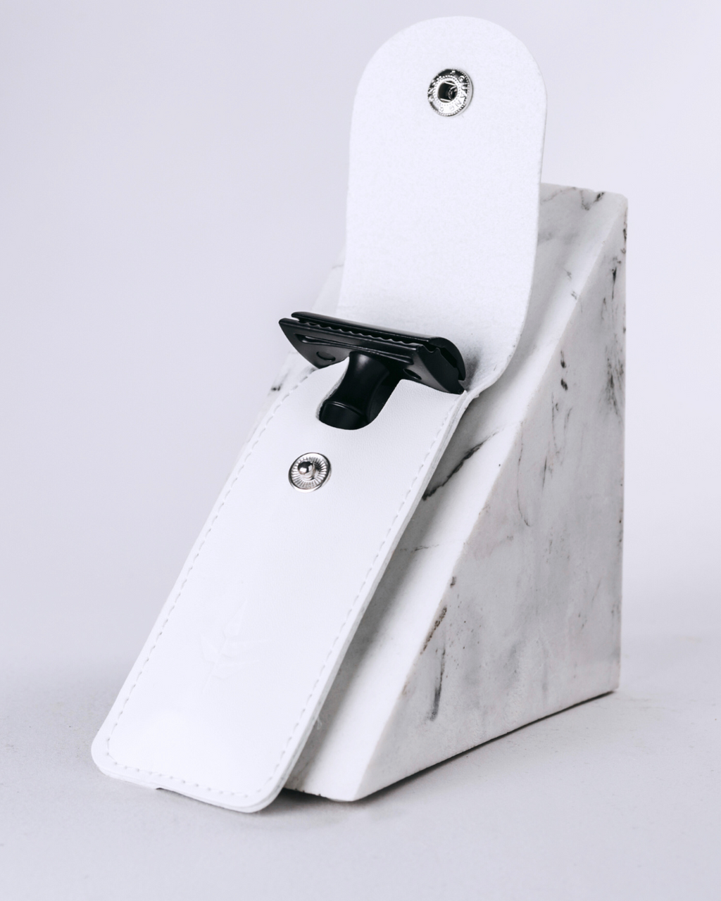 Funda Maquinilla de Afeitar Blanca